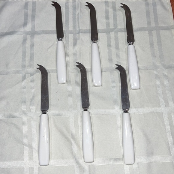 Set of 6 Sheffield England Curved Tip Knife Knives White Ceramic Handle - Picture 1 of 5